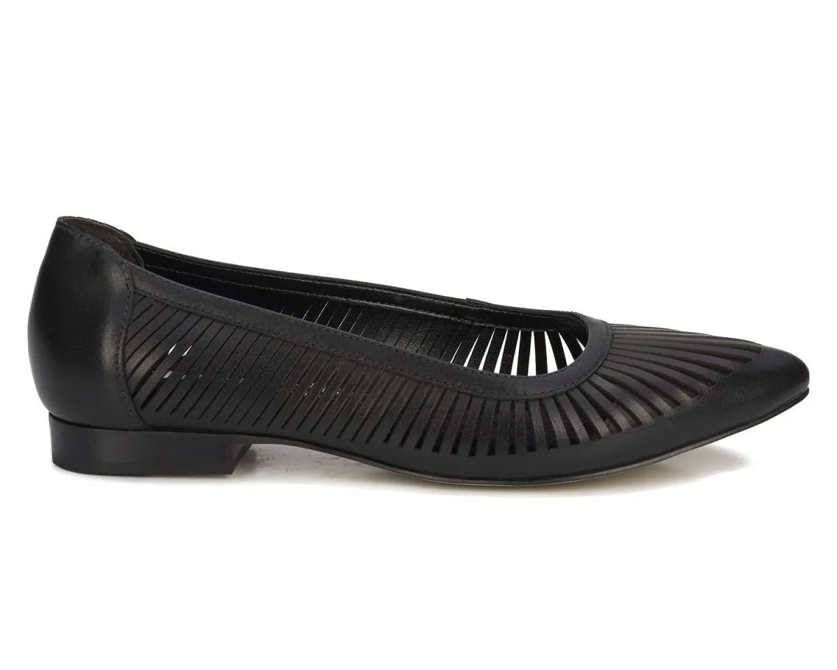 Ros Hommerson Roxi Women's Flat Slip-on Shoes In Black